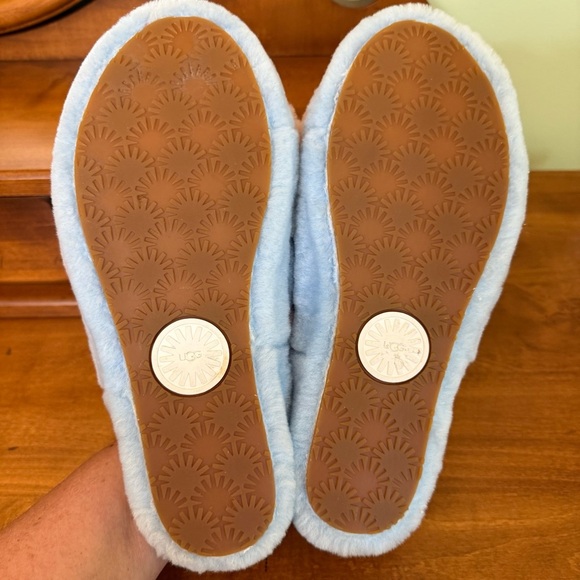 UGG  Fluffy  Slippers Yeah Slide pink, blue white stripe sandals berrylicious - Picture 10 of 10